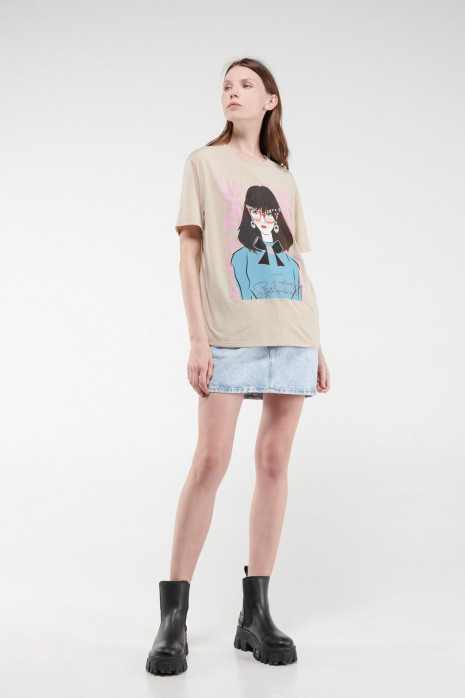 Camiseta, manga corta, con estampado en frente.