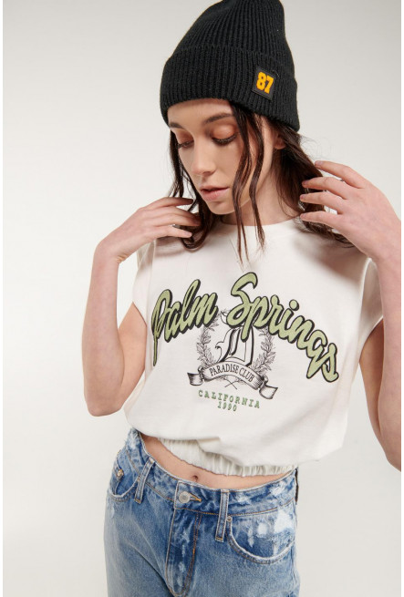 Camiseta sin mangas estampada con elástico en cintura.