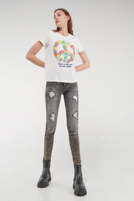 Camiseta básica manga corta estampada.