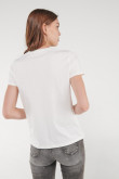 Camiseta básica manga corta estampada.