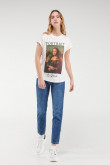 Camiseta, manga corta, con perlas en frente y estampado de la Gioconda.