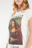 Camiseta, manga corta, con perlas en frente y estampado de la Gioconda.