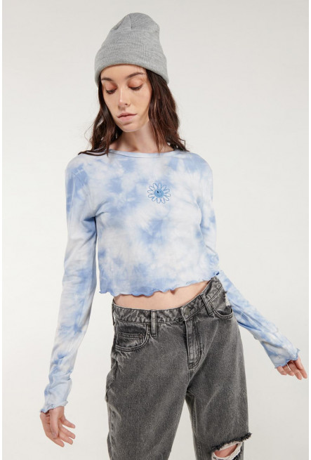 Camiseta tie dye, manga larga, con estampado.