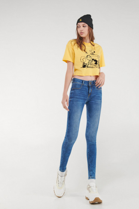 Camiseta, con frente y espalda estampada de Snoopy.