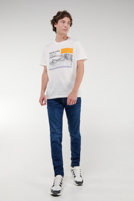 Camiseta básica manga corta estampada.