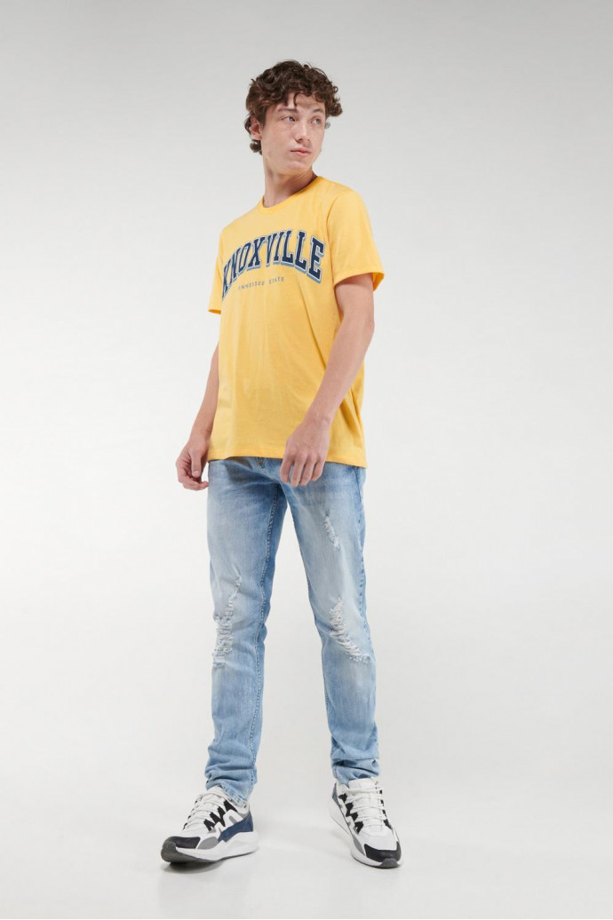 Camiseta manga corta estampada.