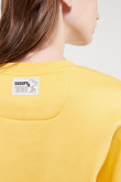 Buzo cerrado, con recogido en cintura, estampado de Snoopy.