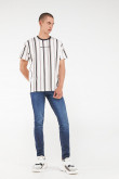 Camiseta, con estampado lineal y texto en frente