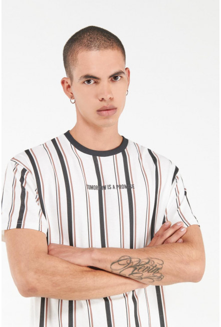 Camiseta, con estampado lineal y texto en frente