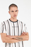 Camiseta, con estampado lineal y texto en frente