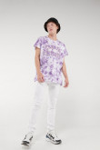 Camiseta con estampado en frente manga corta