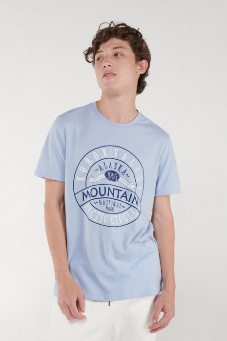 Camiseta manga corta estampada.
