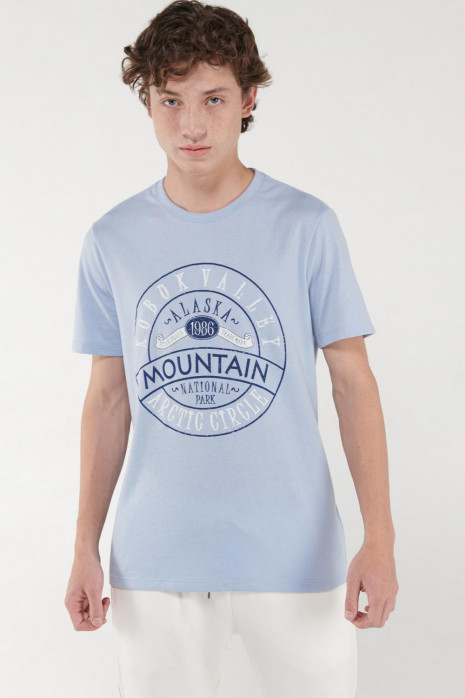 Camiseta manga corta estampada.