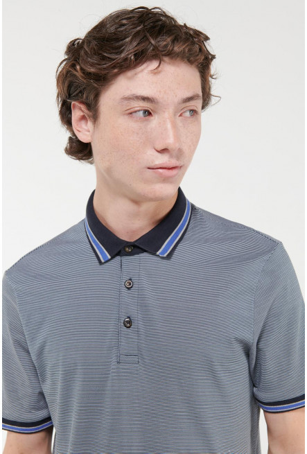 Camiseta Polo estampada, puños y cuello tejidos.