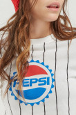 Camiseta manga corta, estampada a rayas con estampado de Pepsi en frente.