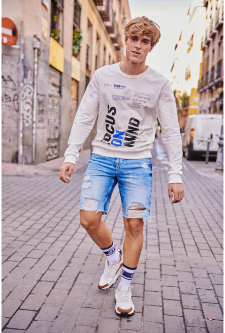 Bermuda Jean con rotos