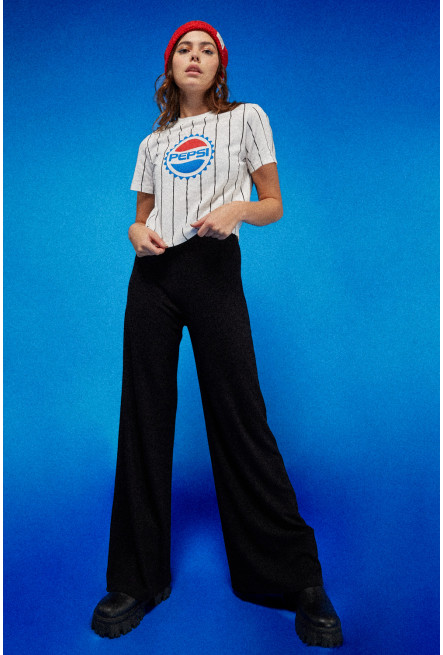 Camiseta manga corta, estampada a rayas con estampado de Pepsi en frente.