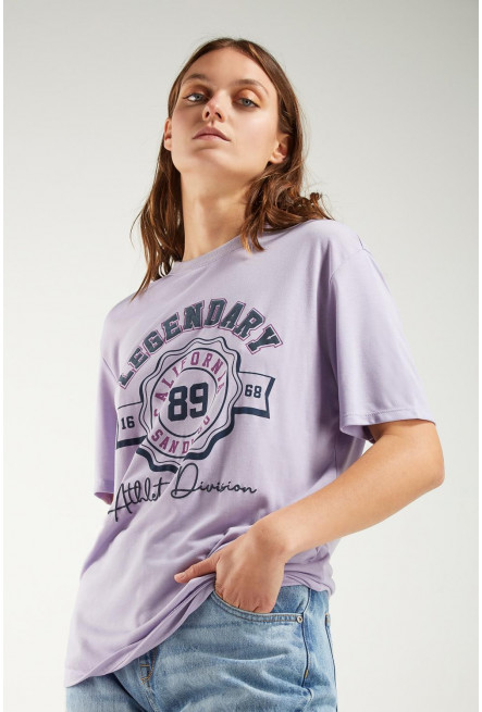 Camiseta, manga corta, con estampado en frente.