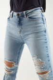 Jean cropped con rotos