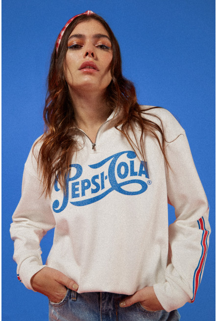 Buzo para mujer con estampado en frente y mangas de Pepsi.