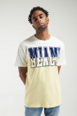 Camiseta manga corta con estampado.