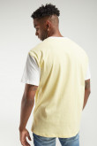 Camiseta manga corta con estampado.