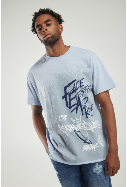 Camiseta manga corta con estampado.
