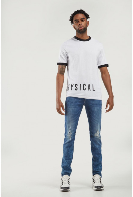 Camiseta manga corta con estampado.