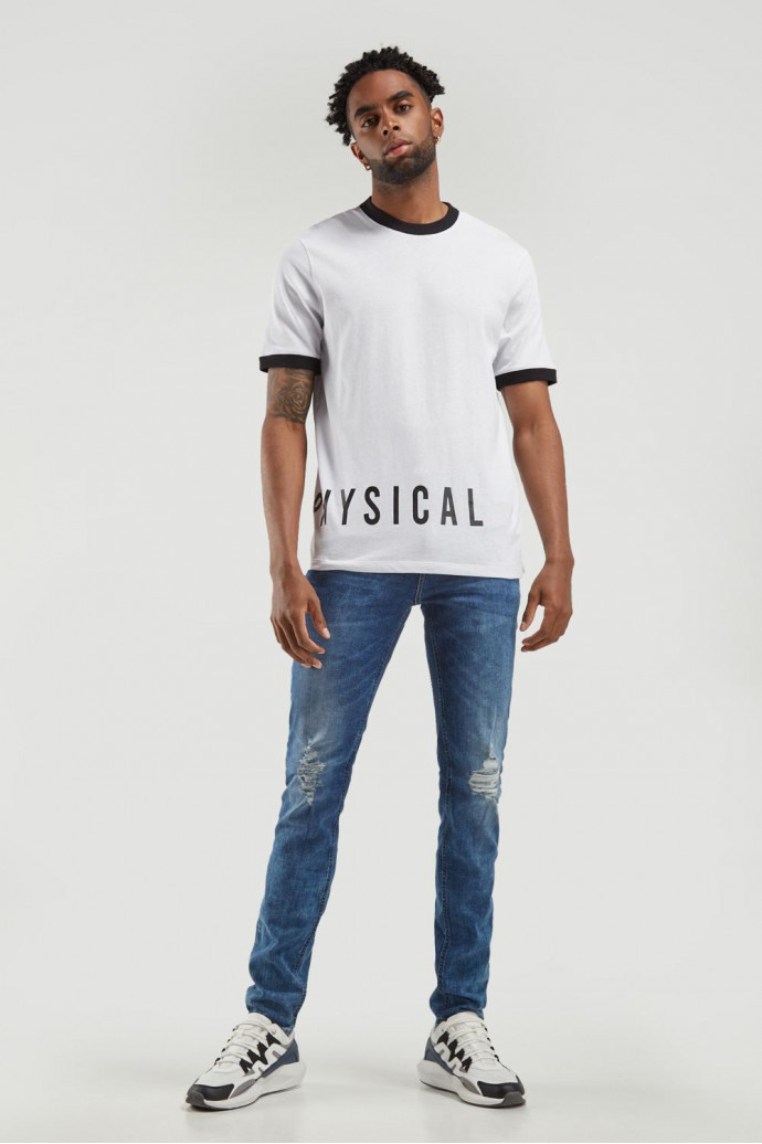 Camiseta manga corta con estampado.
