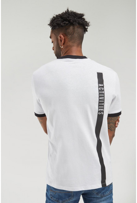 Camiseta manga corta con estampado.
