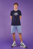 Camiseta, manga corta con cuello y puños en contraste, estampado en frente.