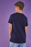 Camiseta, manga corta con cuello y puños en contraste, estampado en frente.