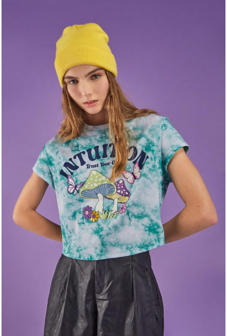 Camiseta manga corta con estampado en frente.