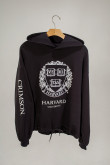 Buzo, con estampado en frente y manga, de Harvard