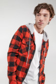 Camisa con capota