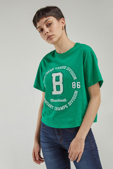 Camiseta manga corta, con estampado en frente.