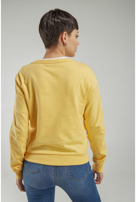 Buzo cuello redondo estampado.