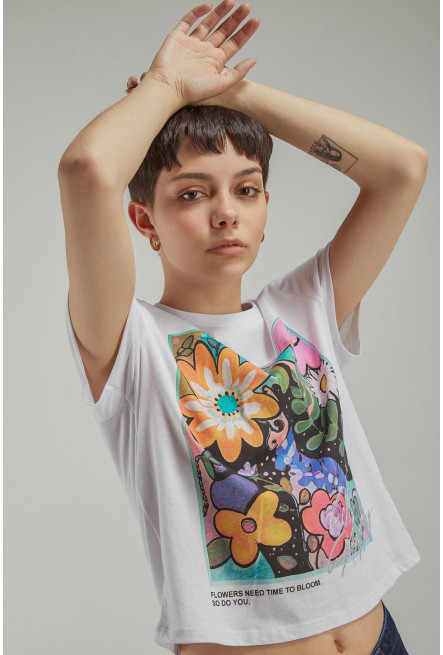 Camiseta básica manga corta estampada.