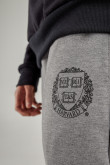 Pantalón, con estampado en frente, de Harvard