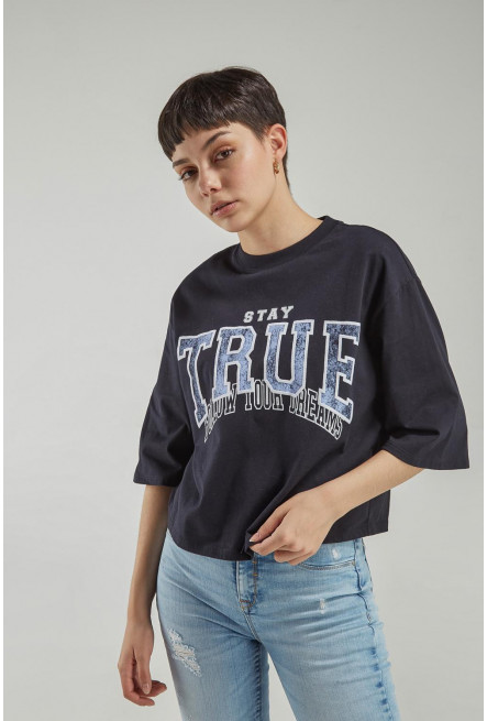 Camiseta básica manga corta estampada.