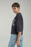 Camiseta básica manga corta estampada.