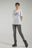 Camiseta, manga corta, con estampado en frente.