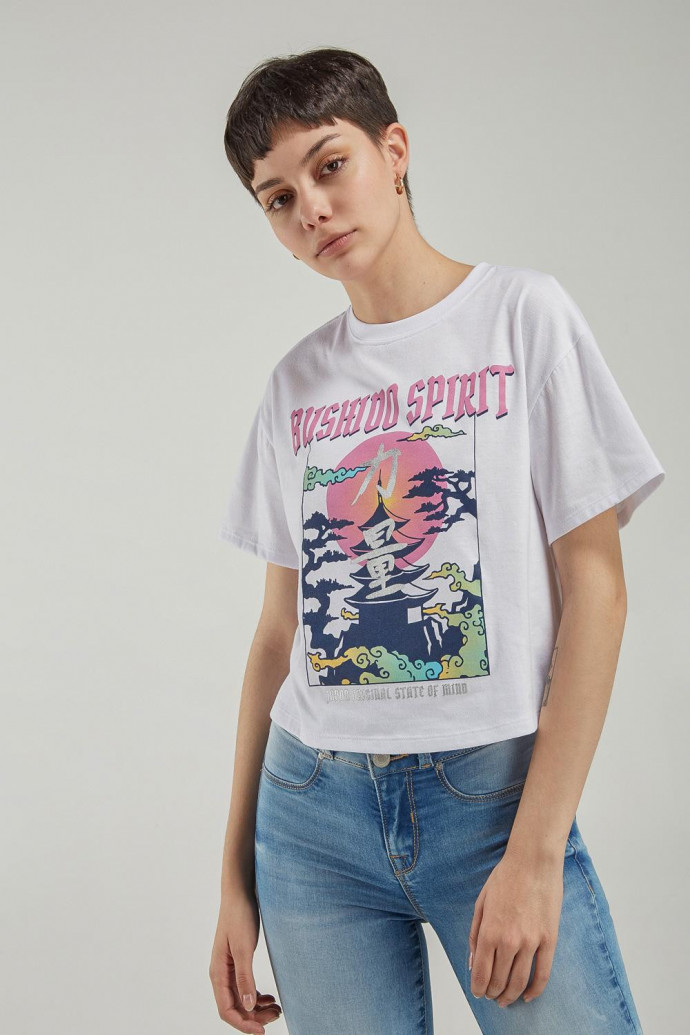 Camiseta manga corta, con estampado en frente.