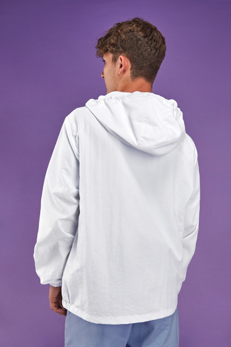 Chaqueta liviana con contraste