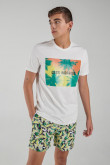 Camiseta básica manga corta estampada.