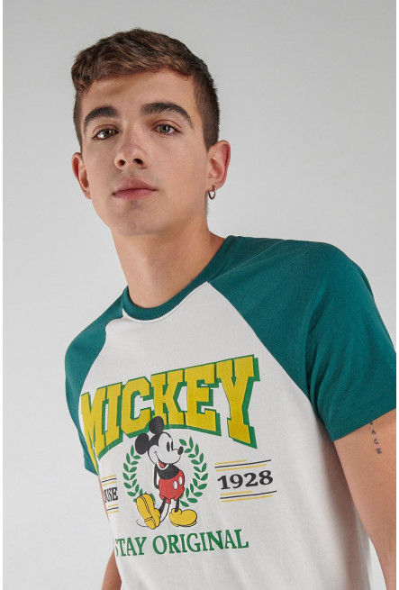 Camiseta manga ranglan de Mickey.