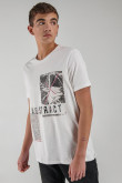 Camiseta manga corta estampada.