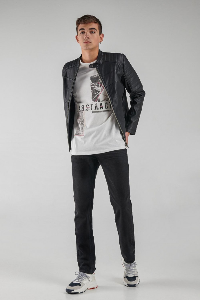 Camiseta manga corta estampada.