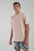 Camiseta básica manga corta unicolor.