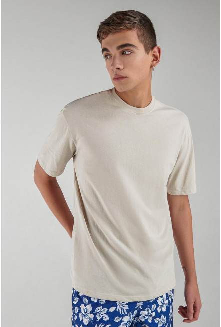 Camiseta básica manga corta unicolor.